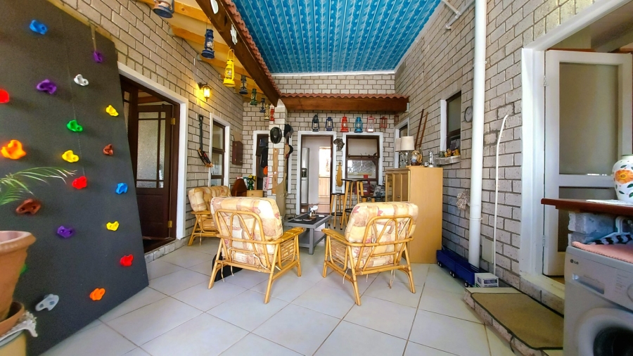 5 Bedroom Property for Sale in Britannia Bay Western Cape